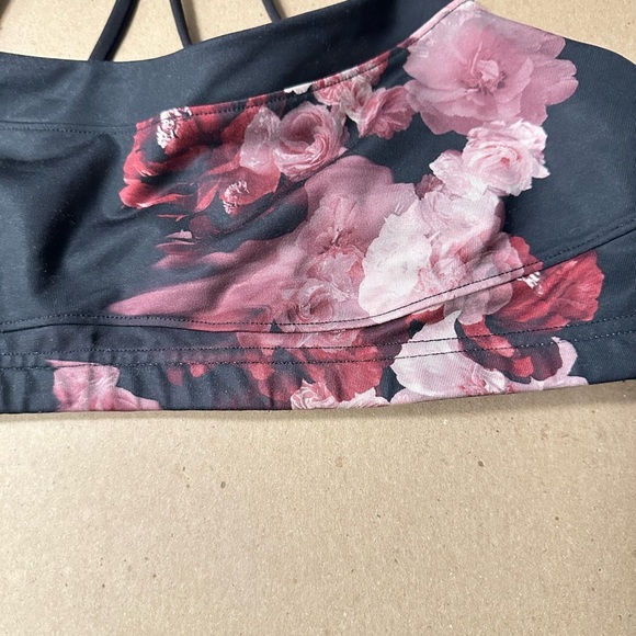 The North Face Black and Pink Sports Bra - Picture 4 of 10